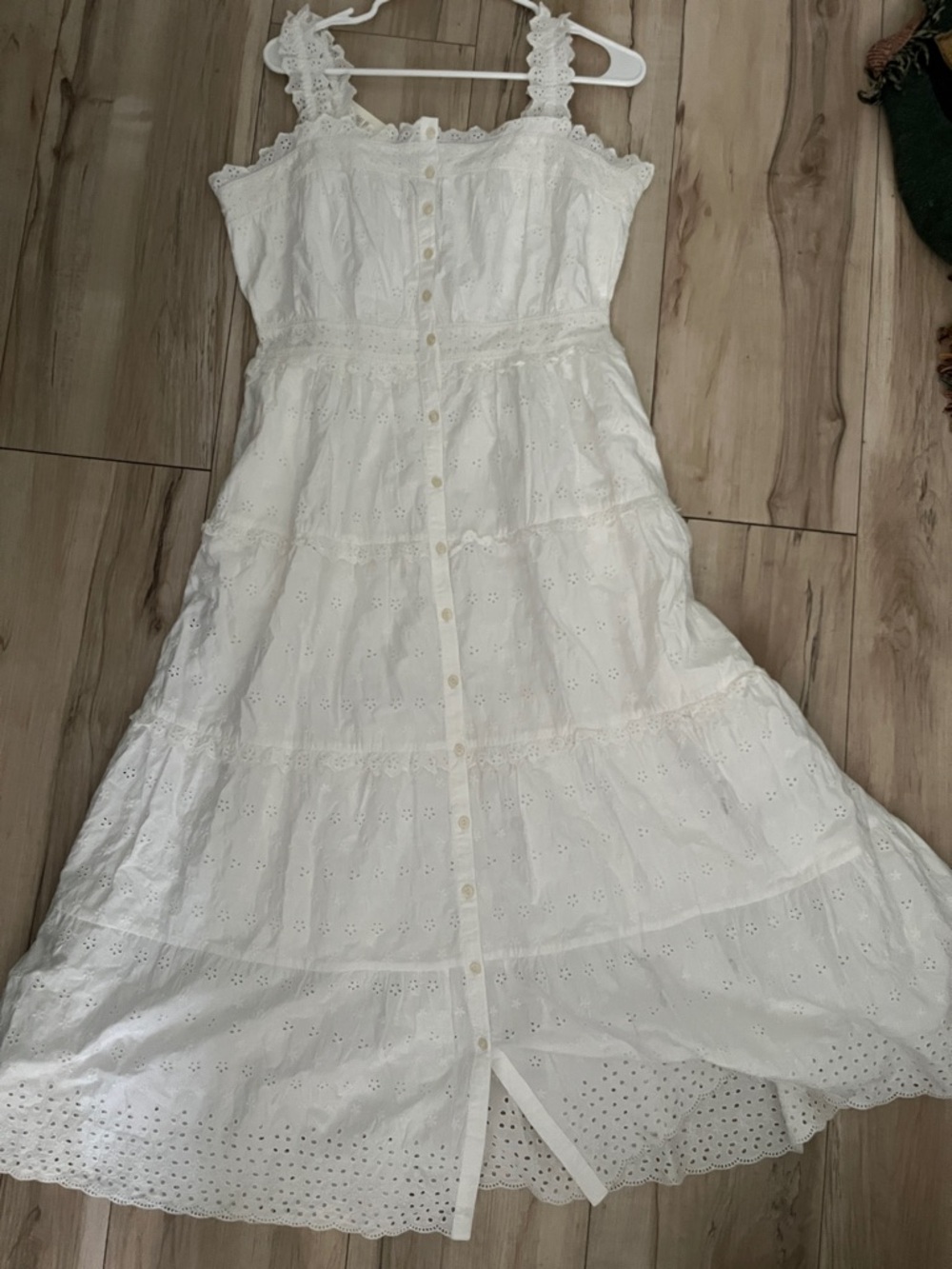 NWT Doen x GAP White Eyelet Tiered Maxi Dress with Lace Straps size medium - Picture 2 of 4